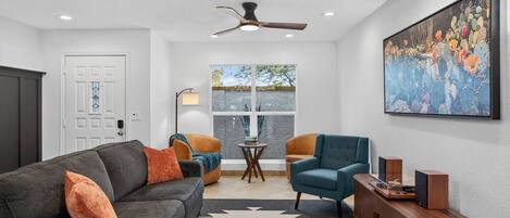 TV, fireplace, table tennis, books