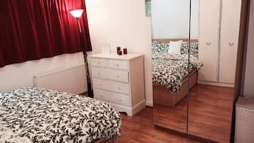 1 bedroom, iron/ironing board, free WiFi, bed sheets