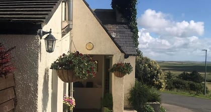 Cottage Sleeps 9 With Sea Views and Parking
