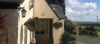 Cottage Sleeps 9 With Sea Views and Parking