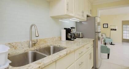 Bright 2 BR Close To Atlantis & Beach - 3 Min Walk