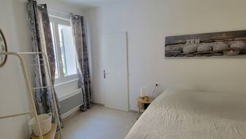 1 habitación y ropa de cama