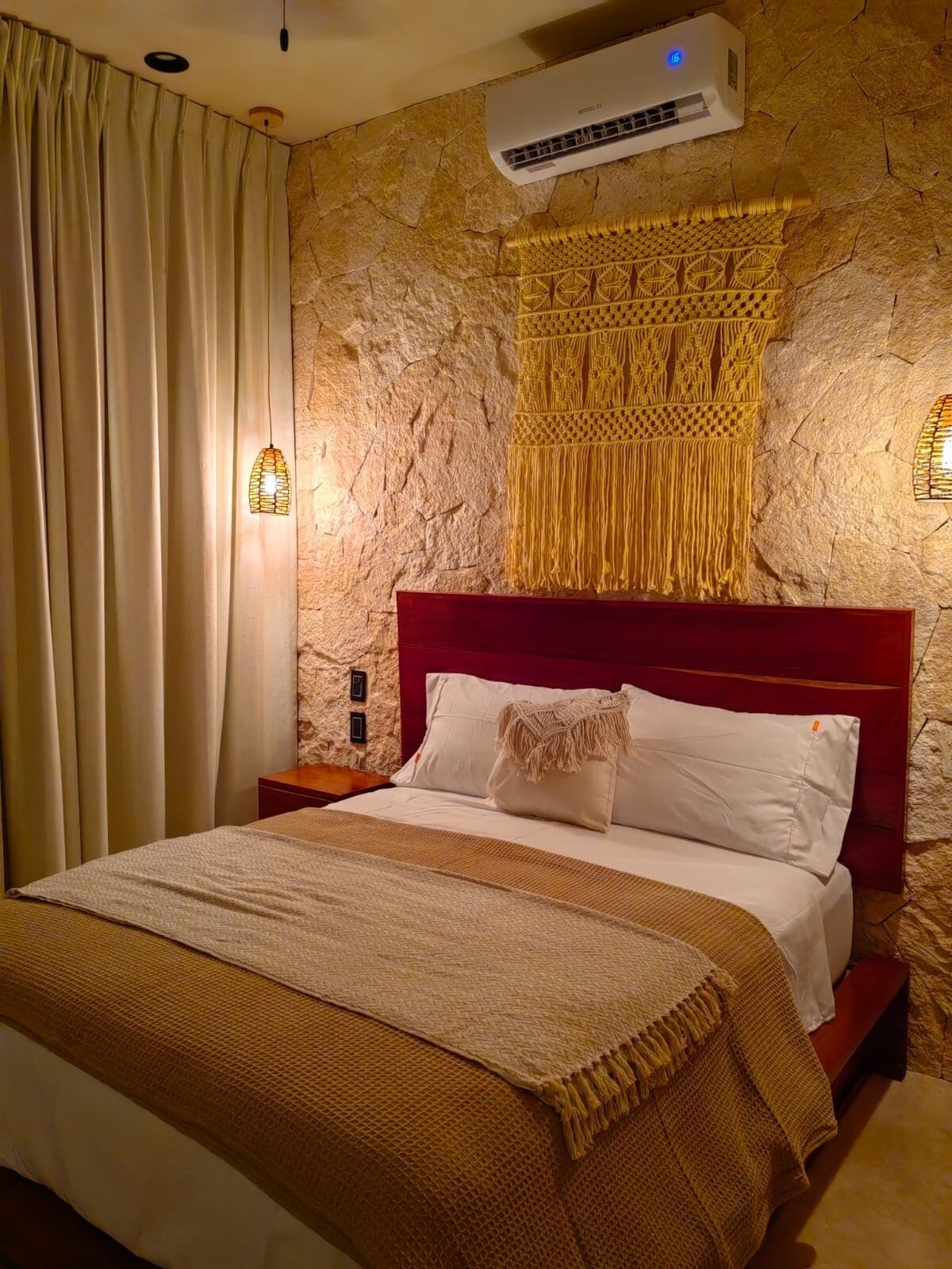2 bedrooms, WiFi, bed sheets