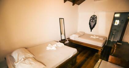 Cabinas Playa Surf Hostel