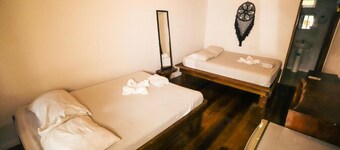 Cabinas Playa Surf Hostel