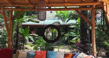Cabinas Playa Surf Hostel