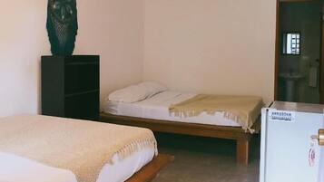 Habitació quàdruple, vistes al jardí | Wifi gratuïta