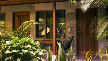 Quadruple Room, Garden View | Teres/patio