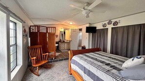 Room - 2-bedroom 2-bathroom mobile home in Antler Acres Lake Rathbun Moravia IA (Moravia)