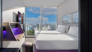 Premium Twin kamer, 2 eenpersoonsbedden (View) | Een minibar, een kluis op de kamer, een bureau, een laptopwerkplek