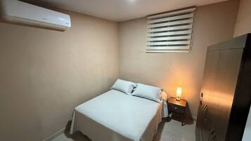 2 bedrooms, WiFi (free), bed sheets