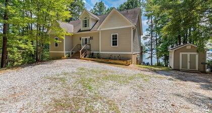 Lakin` It Easy | Lakefront 5BR | Water Trampoline