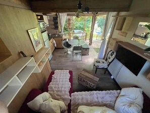 Iron/ironing board, WiFi - L'Amazonia, a chalet with panoramic views nestled between the forest and the lake, with no neighbors in sight, and a pool (Onesse-Laharie)