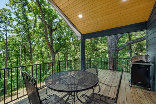 Mountain Music Romantic Private Brow Cottage with Hot Tub