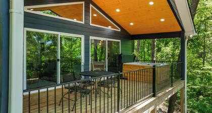 Mountain Music Romantic Private Brow Cottage with Hot Tub