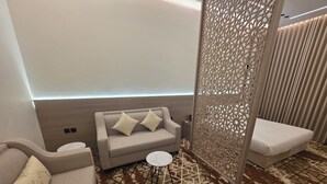 Interior - Beyond Limits hotel (Madinah)