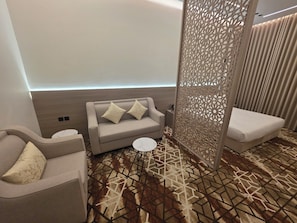 Interior - Beyond Limits hotel (Madinah)