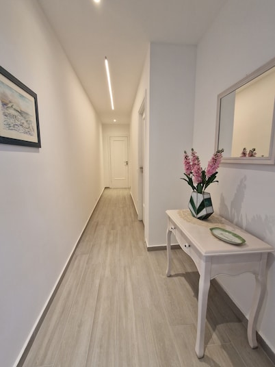 detached villa in Varazze, sea view and private car parking space