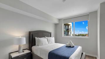 Condo, Balcony, Pool View | Egyptian cotton sheets, premium bedding, blackout curtains