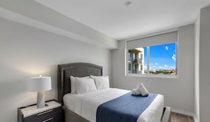 Condo, Balcony, Pool View | Egyptian cotton sheets, premium bedding, blackout curtains - Sleek Miami 2BR - Free parking - Pool (Miami)