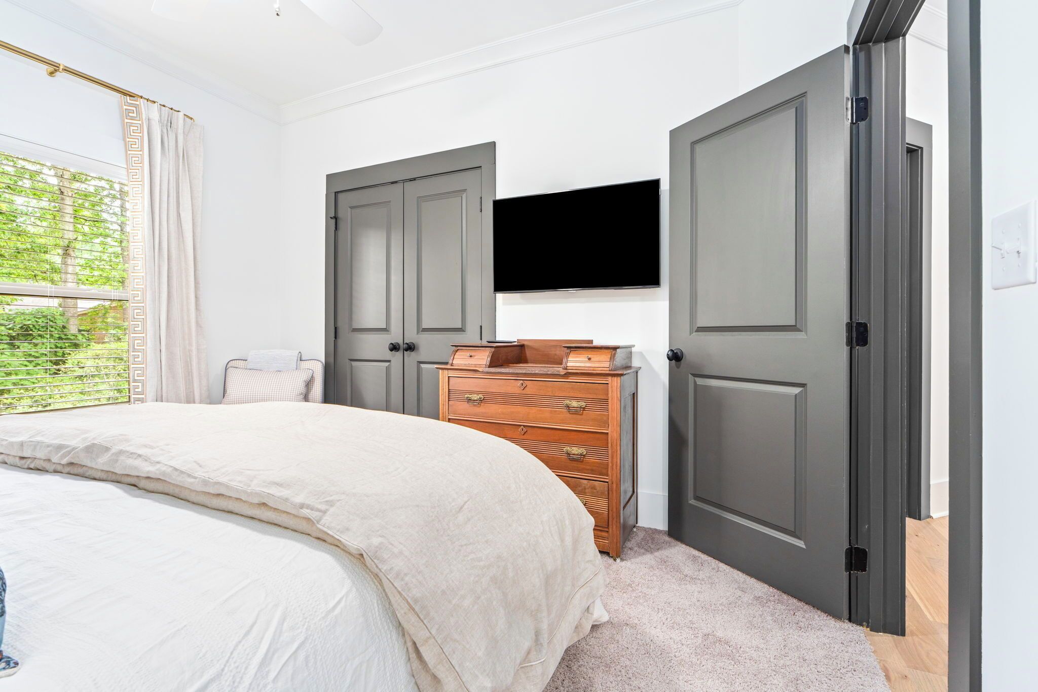 3 bedrooms, WiFi (free), bed sheets