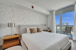 DSC01168 - Condo Resort - Beach access & Bay View (Hallandale Beach)