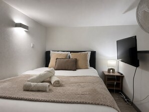 Room - Vrbo Property (Tours)