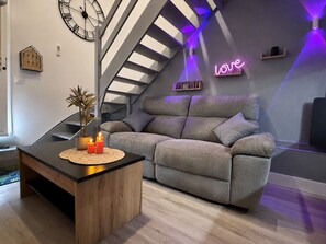 Living area - Vrbo Property (Tours)