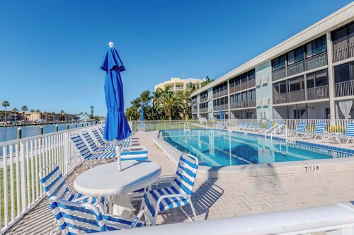 Quiet Condo with Pool Ground Floor