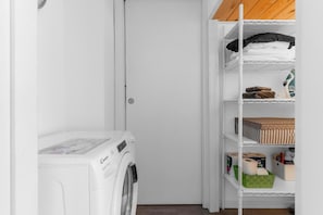Interior - Modern Loft in Milan • M1 Metro Line • Cathedral 15 min (Milano)
