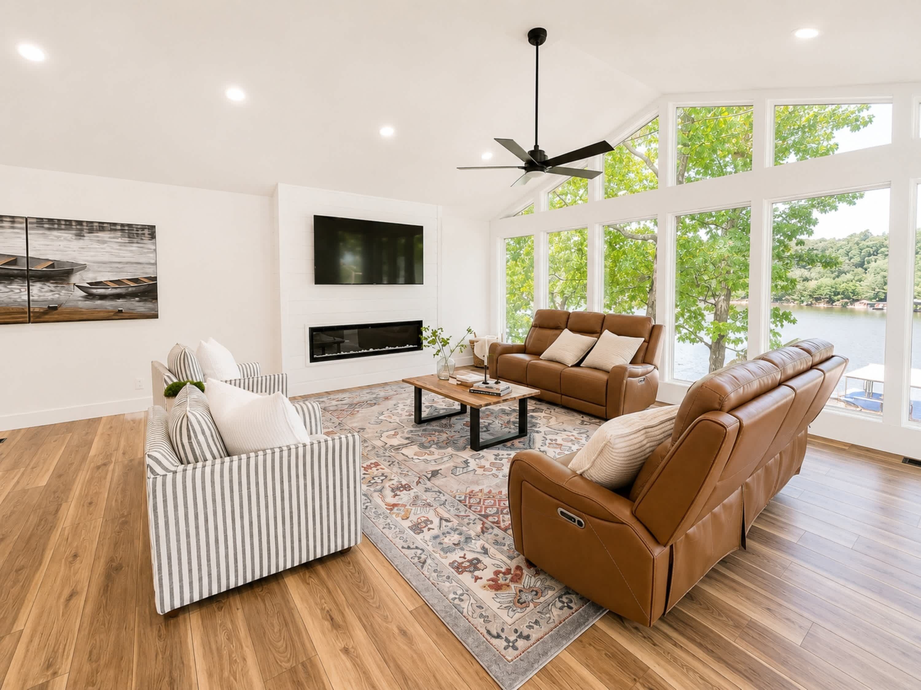 House, Multiple Beds (The Ozark Acre) | Living area