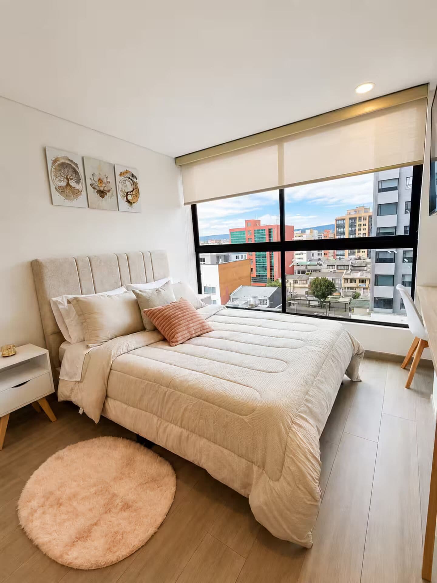 Desk, iron/ironing board, WiFi, bed sheets