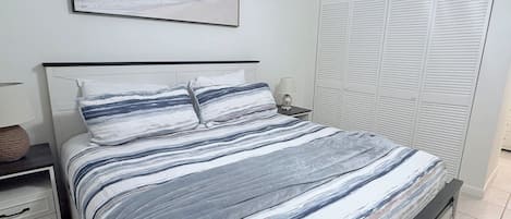 2 habitaciones, tabla de planchar con plancha, wifi y ropa de cama