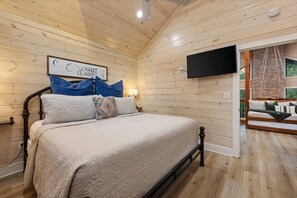 Room - Blue Water Pines · New Listing! Ping Pong, Hot Tub and Fire Pit (Broken Bow)