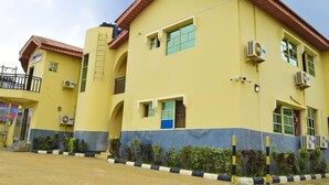 Exterior - Gracefield hotel & suites (Lagos)