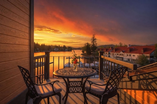 Village Lakefront Paradise