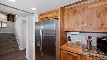 Condo, Multiple Beds (Village Lakefront Paradise) | Interior