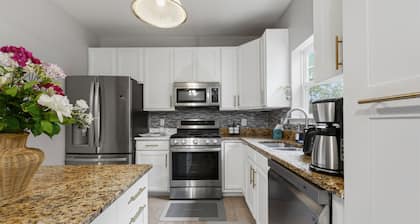 Luxury 3BR Near Shops, Town Center Potomac Mills, State Park & Washington DC
