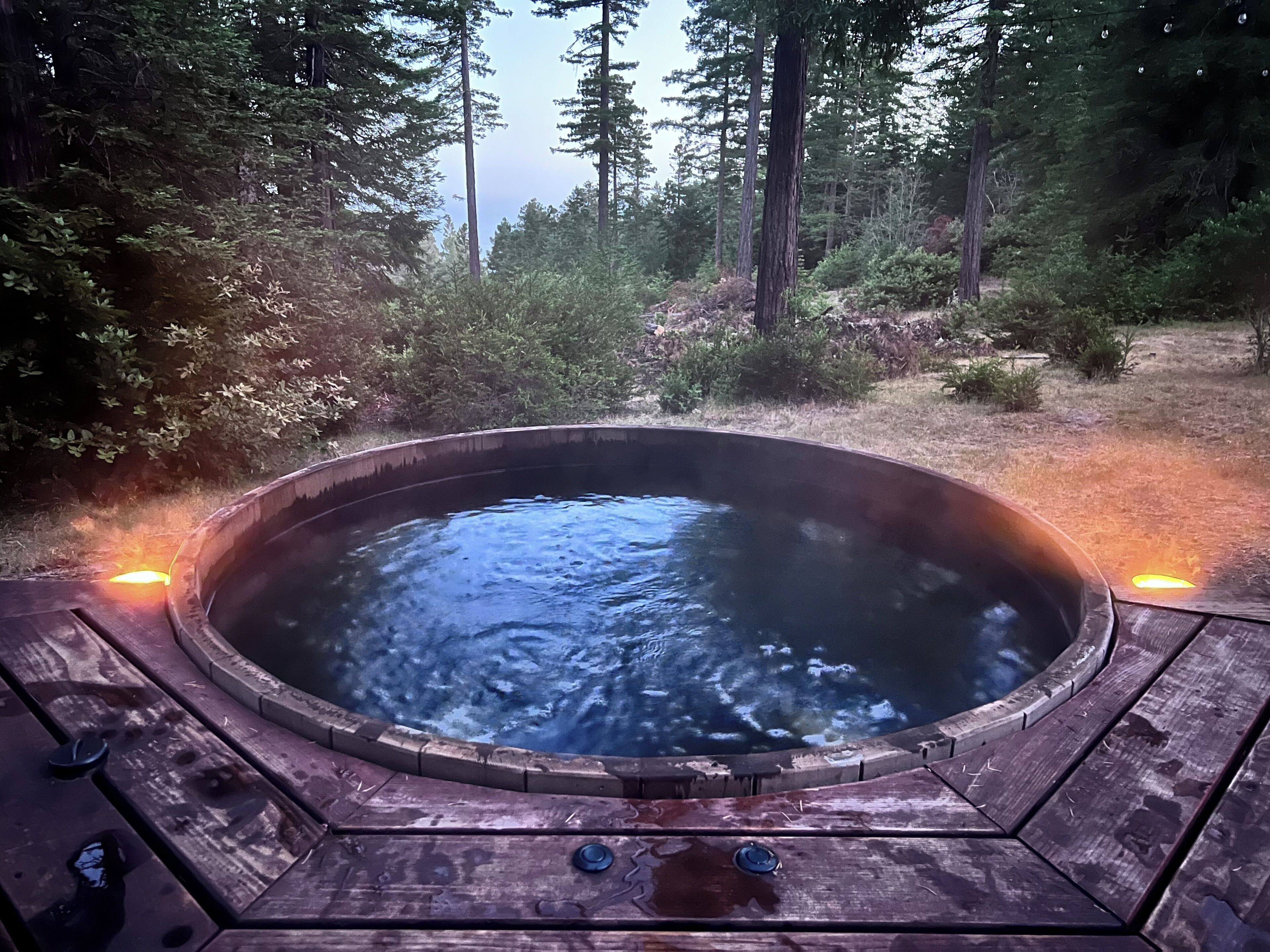 Outdoor spa tub
