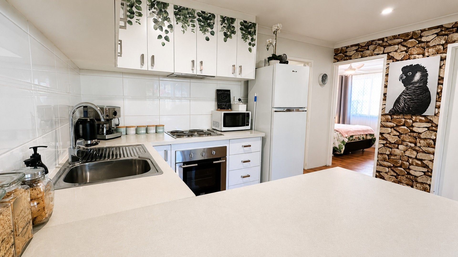 Coffee/tea maker, fridge, microwave, oven