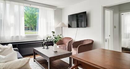 Bright 2BR – Walk to Downtown Kingston & Lake!