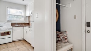 Interior - Cozy 2BR Retreat – Walk to Downtown & University! (Kingston)