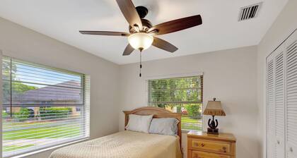 Pet friendly 3-bedroom villa very close to WEF, shopping, amenities