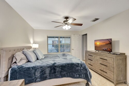 Pet friendly 3-bedroom villa very close to WEF, shopping, amenities