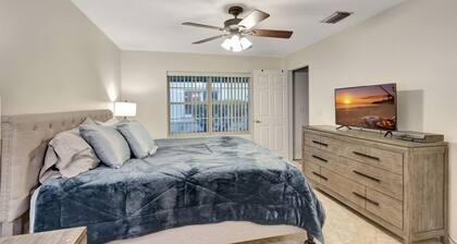 Pet friendly 3-bedroom villa very close to WEF, shopping, amenities