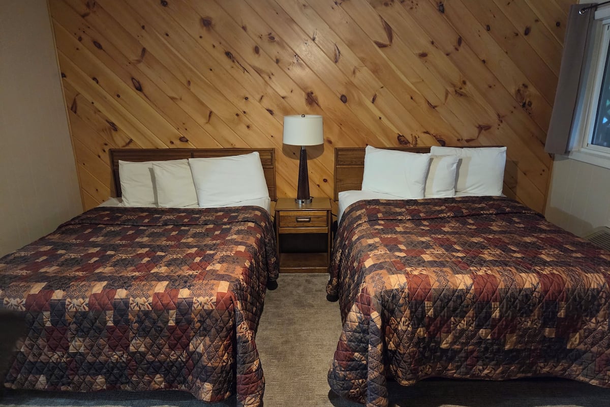 Room, 2 Queen Beds, Non Smoking