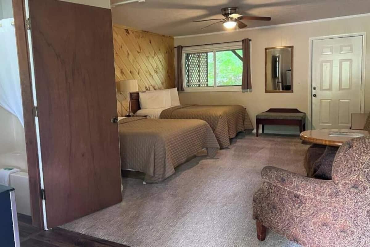 Standard Room, 2 Queen Beds