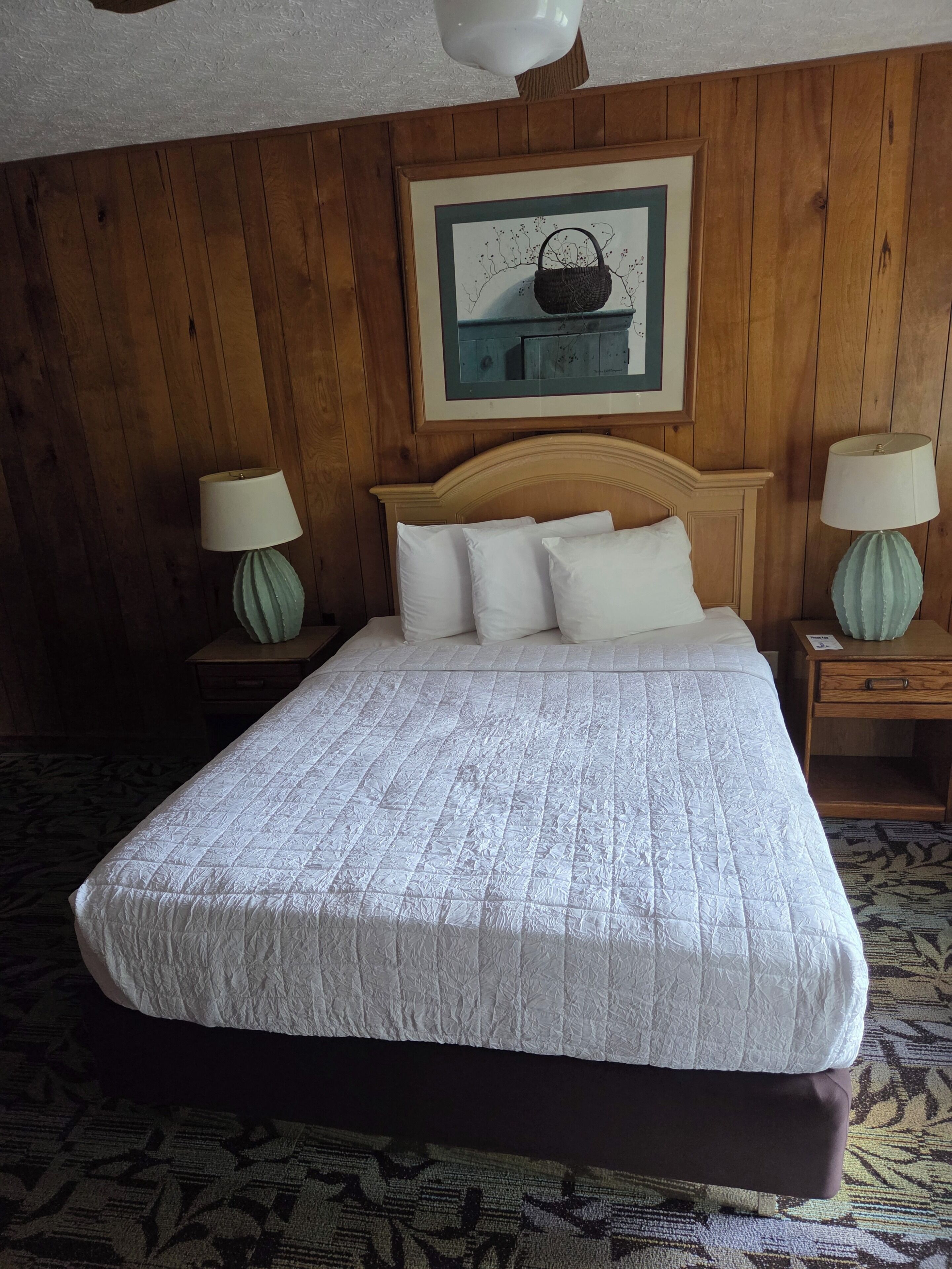 Room, 1 Queen Bed | WiFi (free)