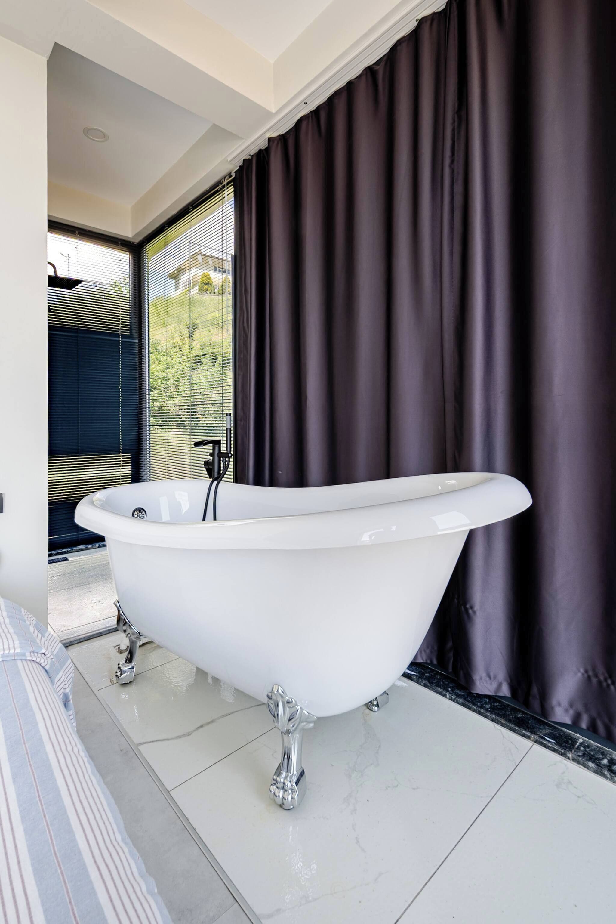 Villa, 2 chambres, accessible aux personnes à mobilité réduite, piscine privée | Salle de bain