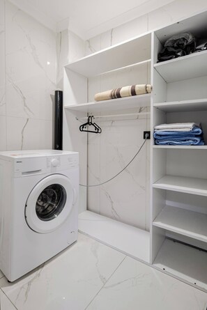 Villa, 2 Schlafzimmer, barrierefrei, eigener Pool | Wäschereiservice